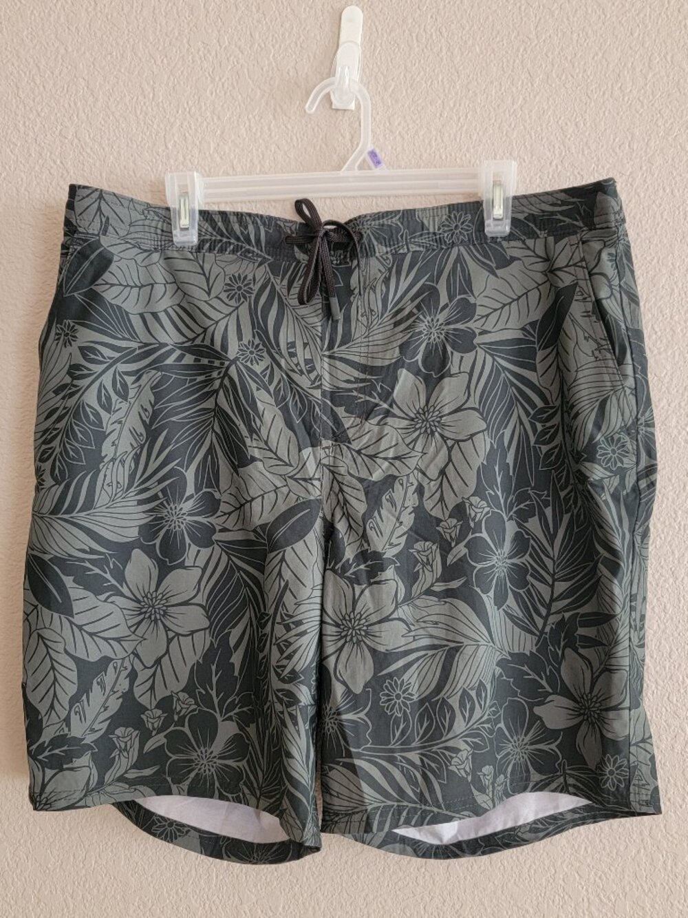 Kirkland Signature Men's Stretch Swim Shorts NEW